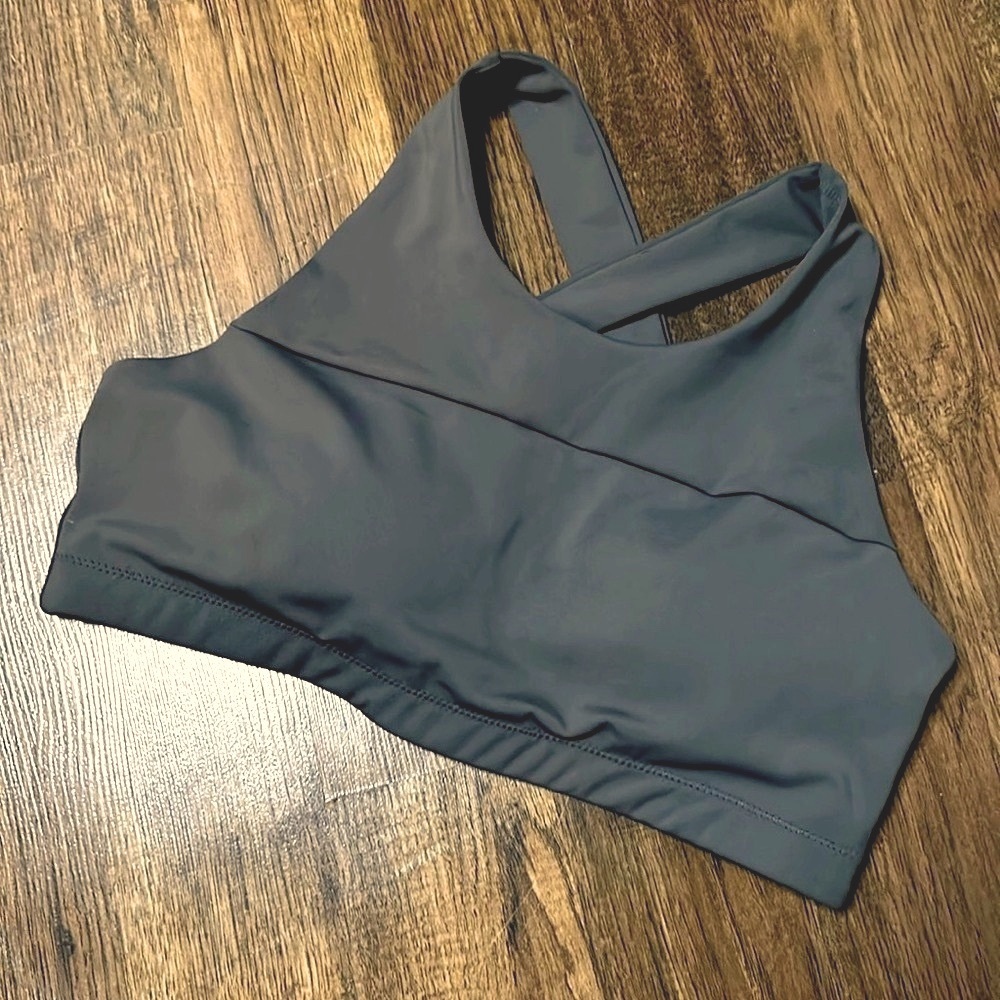 NWT MONO B Criss Cross Sports‎ Bra - dark gray